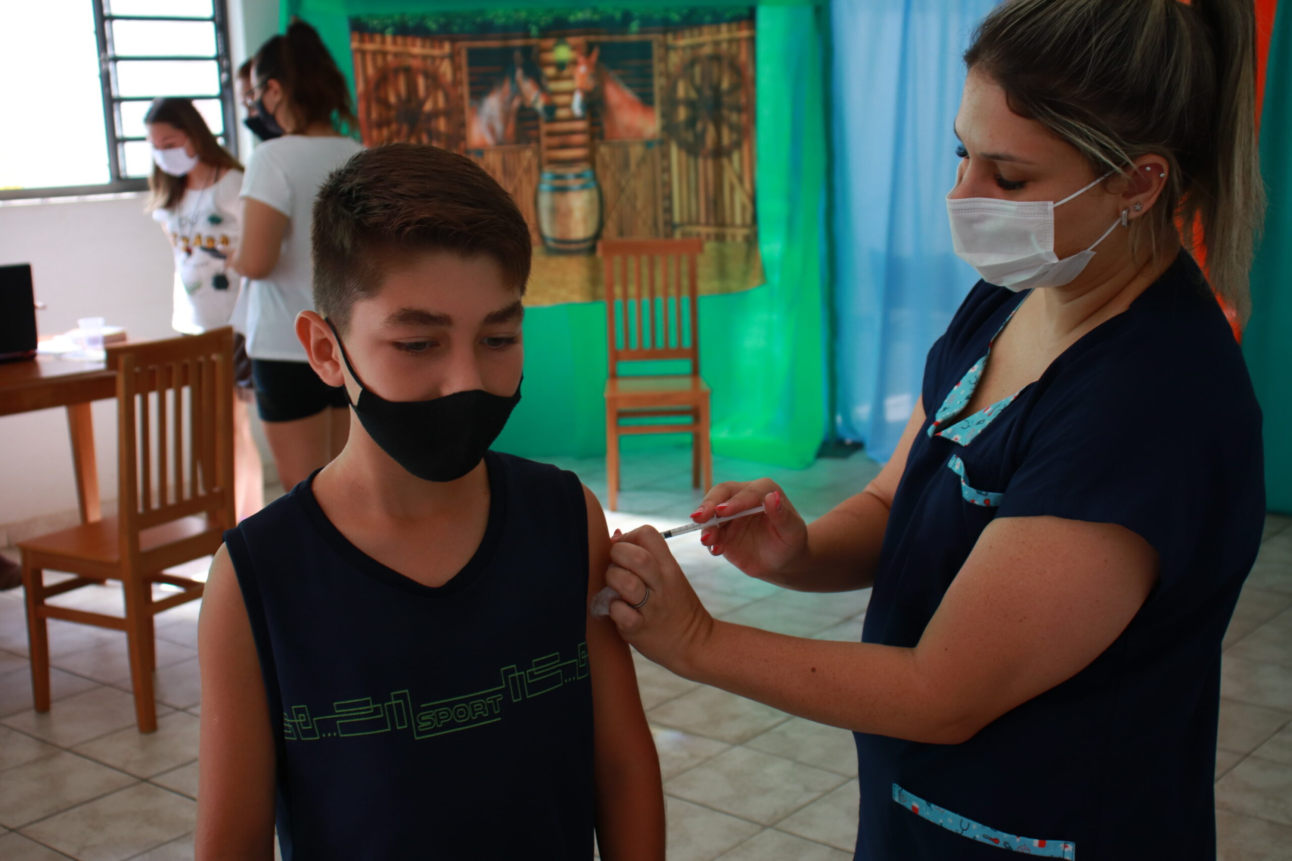 Vacinação contra a Covid-19 de crianças de 8 a 10 anos sem comorbidades, se inicia nesta terça-feira, dia 25