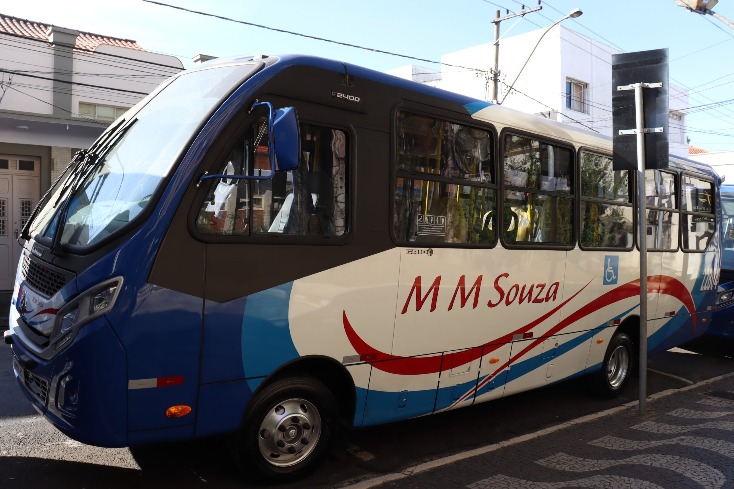 Concessionária de transporte público recebe novos e modernos micro-ônibus