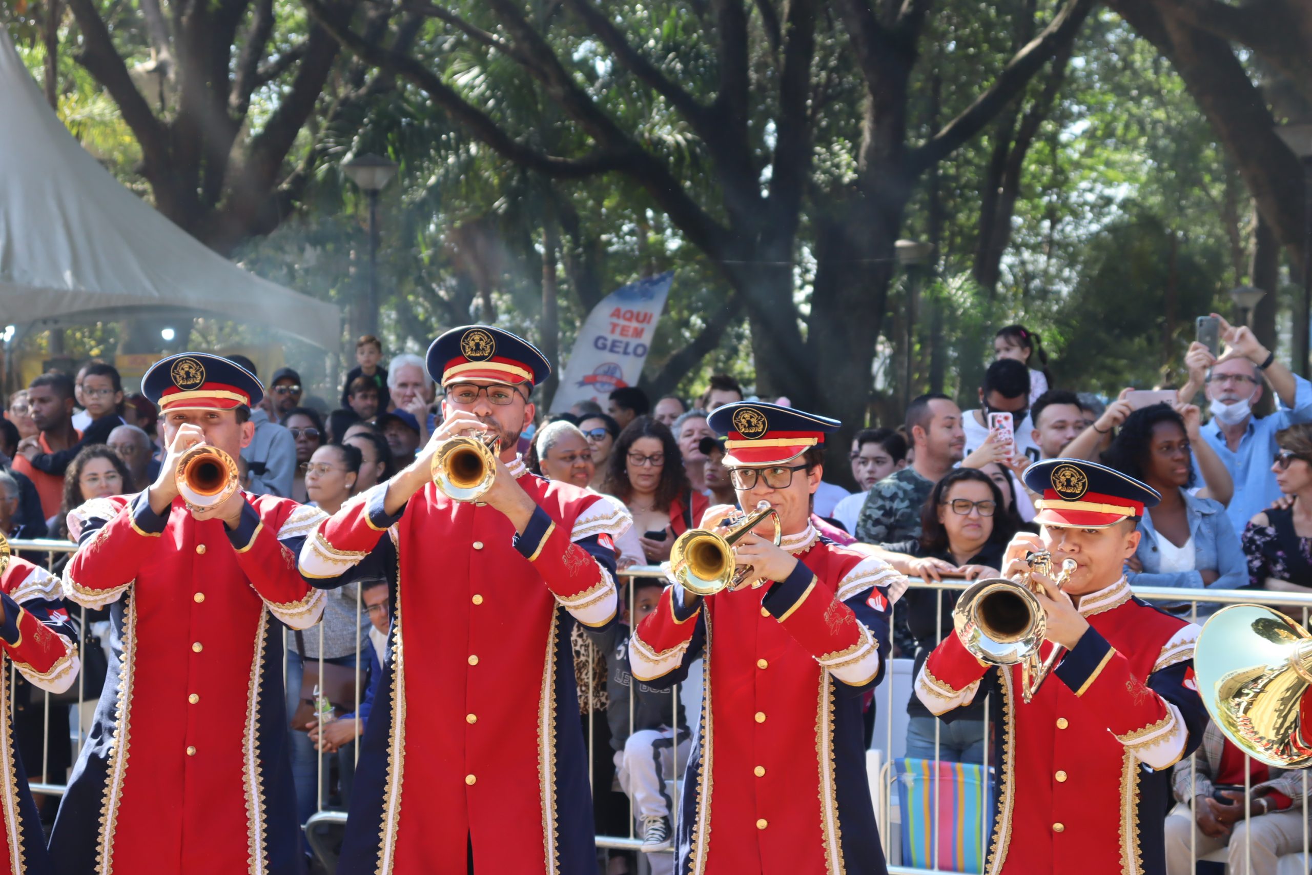 190 anos de Capivari fica marcado pelo fantástico Desfile Cívico, que foi realizado no último domingo, dia 03