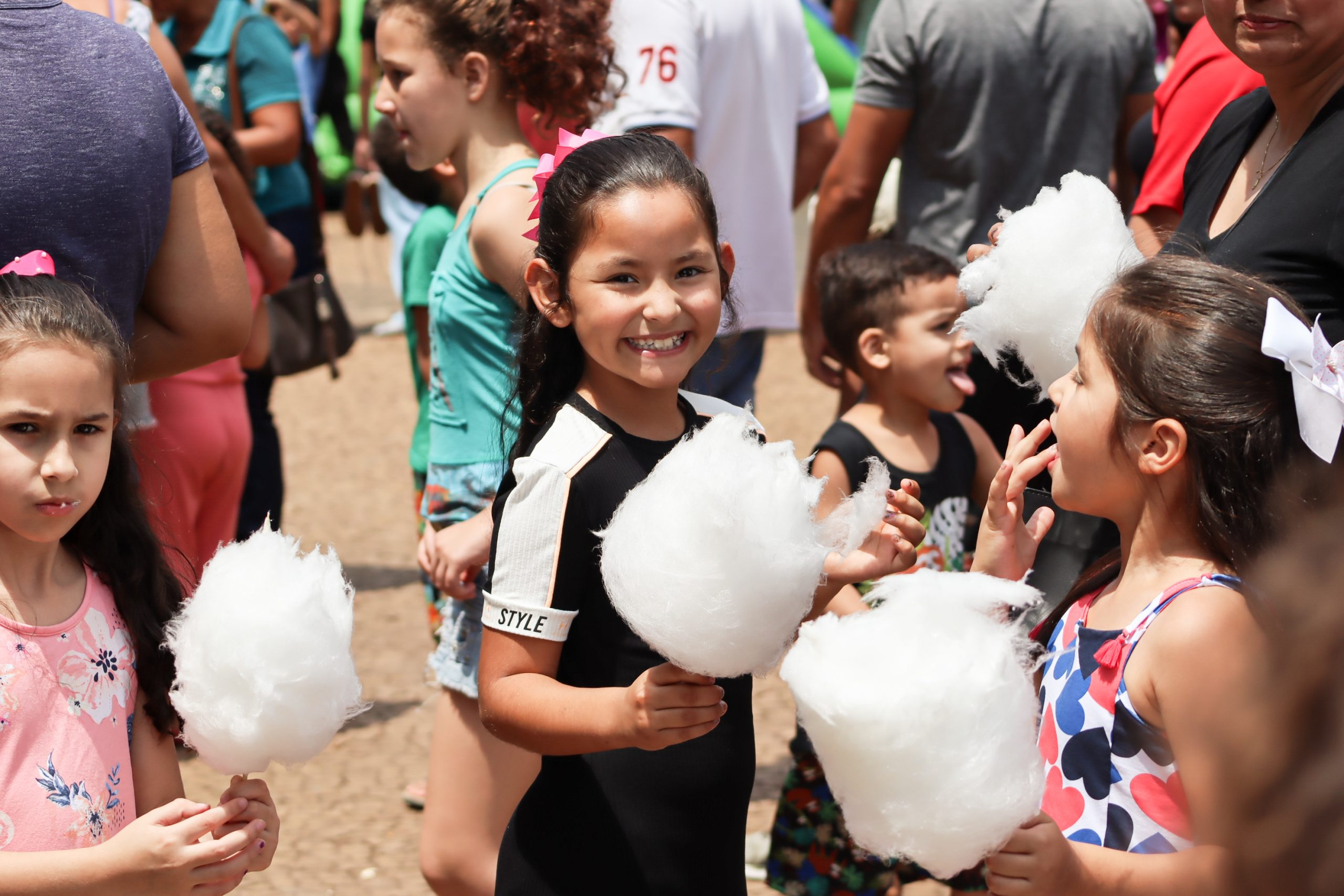 “Festa das Crianças” promovida pela Prefeitura de Capivari e Raízes FM agitou a Praça Central