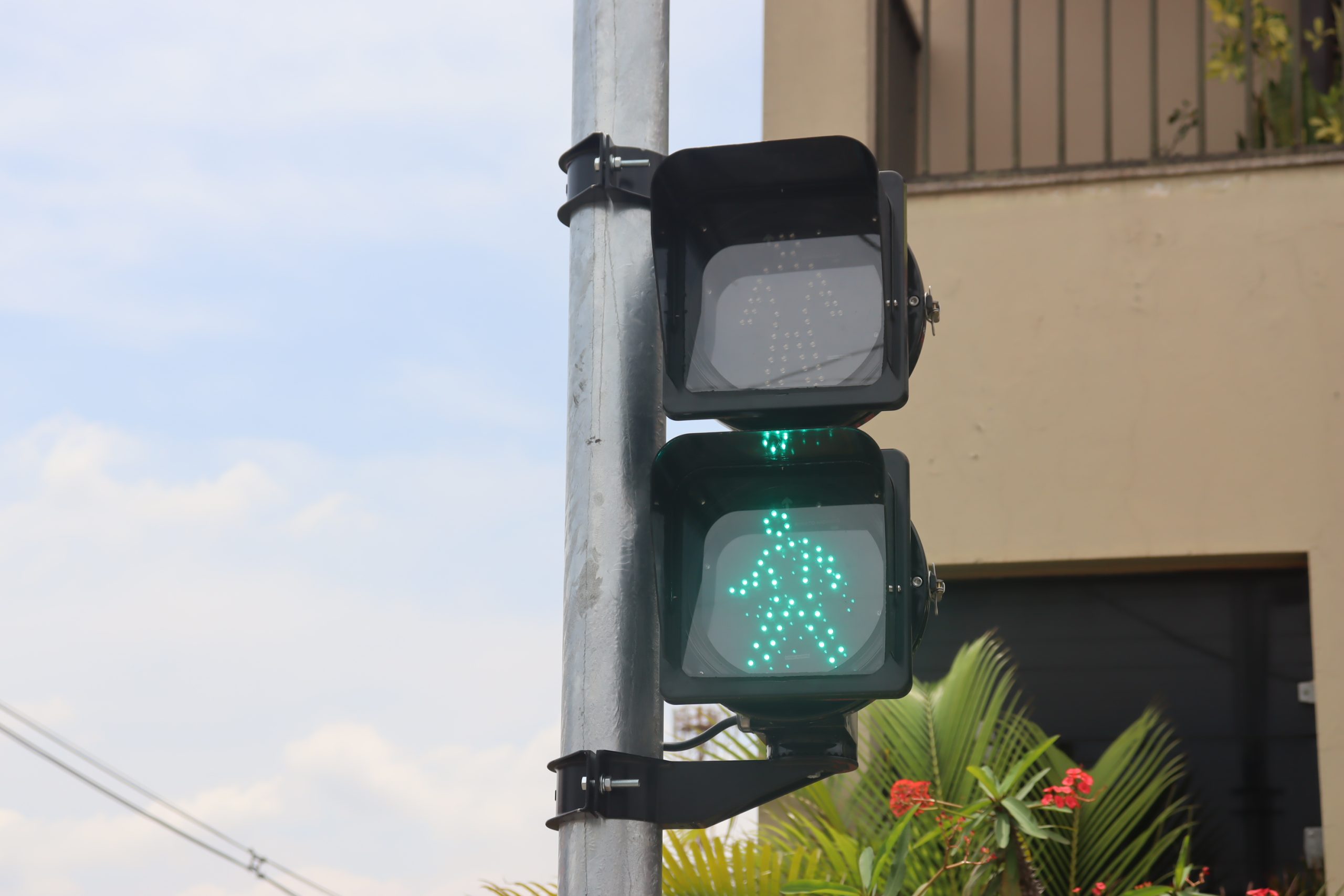 Prefeitura anuncia funcionamento de primeiro semáforo para pedestres a partir desta segunda, dia 17