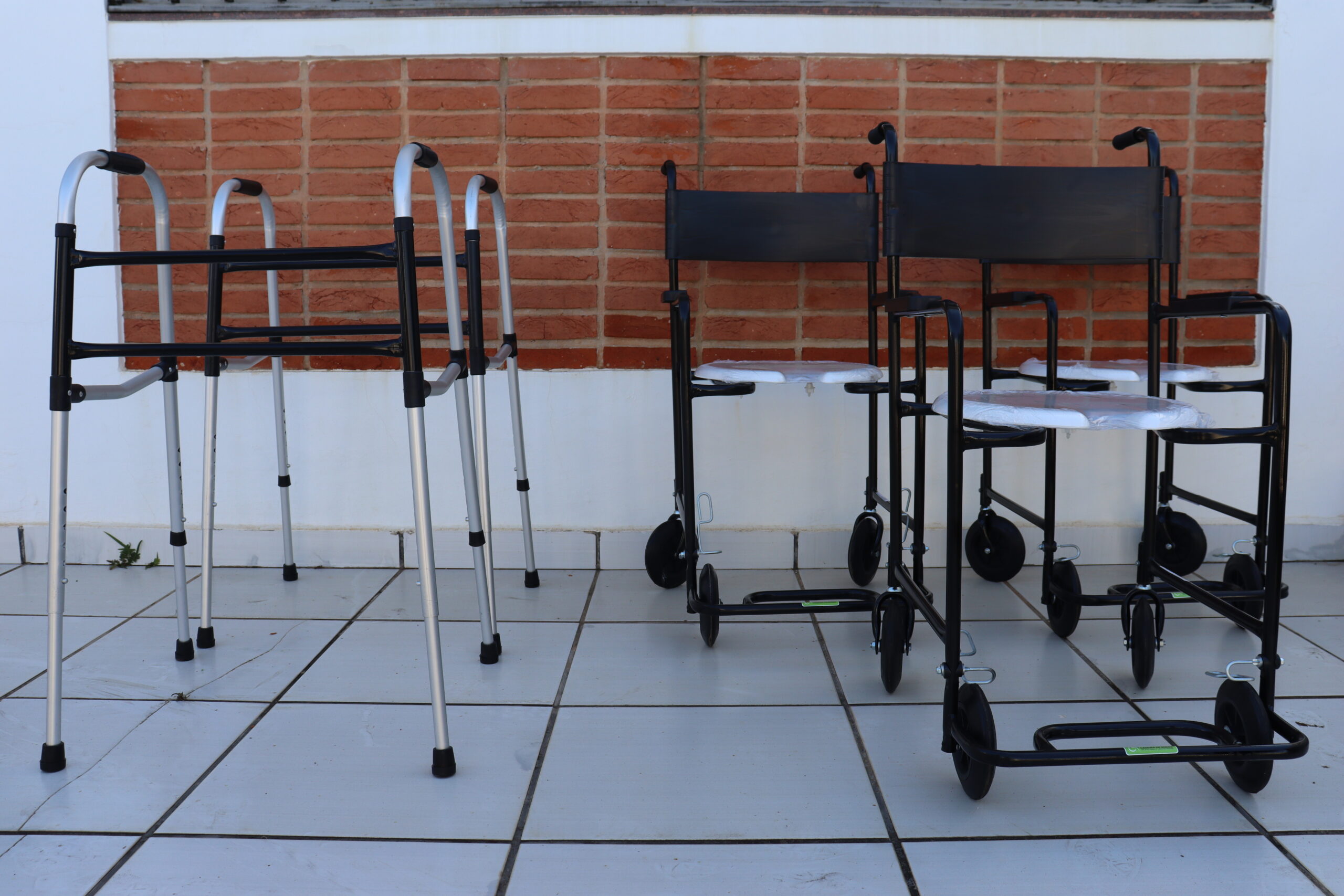 Campanha dos Lacres proporciona compra de andadores e cadeiras de banho para o PCD