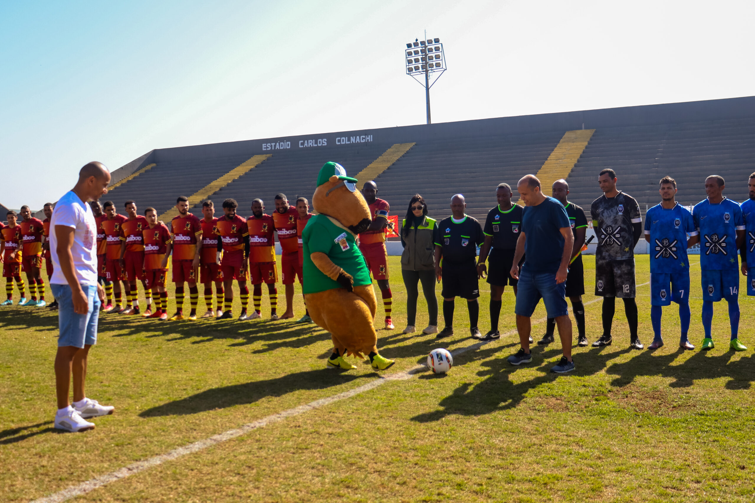 Com média superior a dois gols por jogo, primeiro dia de Campeonato de  Futebol Amador tem goleada e jogos eletrizantes - Prefeitura de Capivari