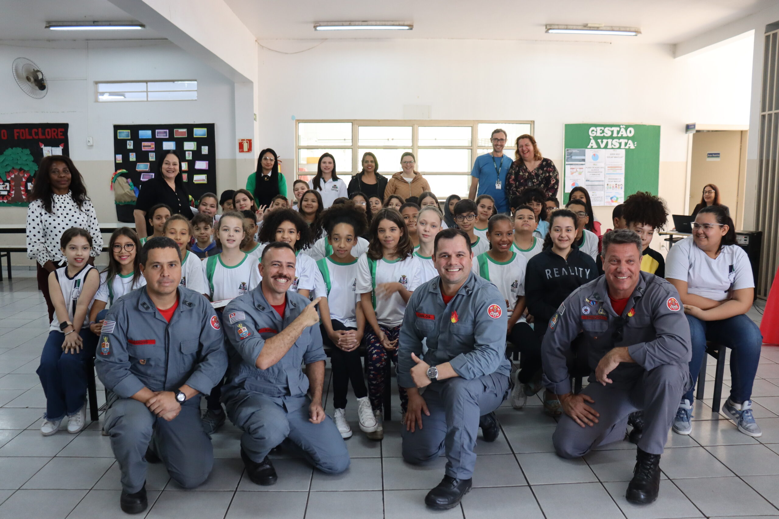 Com média superior a dois gols por jogo, primeiro dia de Campeonato de  Futebol Amador tem goleada e jogos eletrizantes - Prefeitura de Capivari