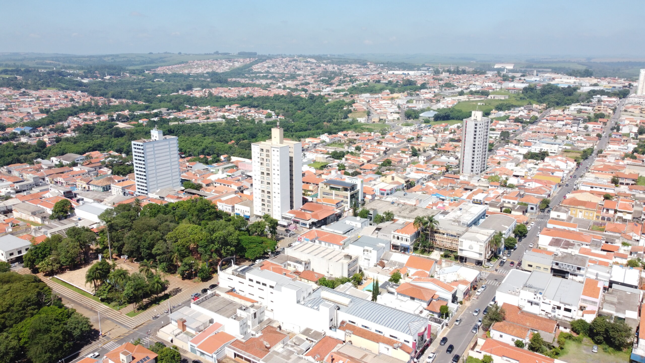 Como chegar até PAT - Posto de Atendimento ao Trabalhador de Araras de  Ônibus?