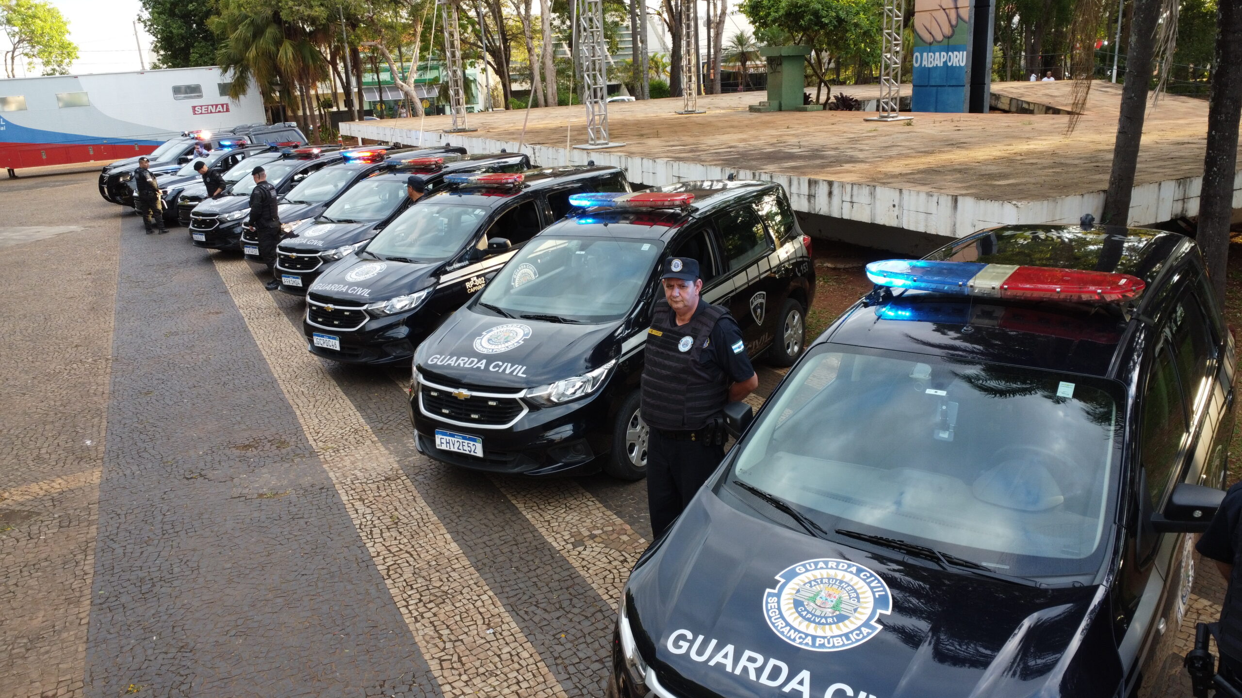 Guarda Civil de Capivari prende indivíduo por tráfico de drogas na Vila Balan