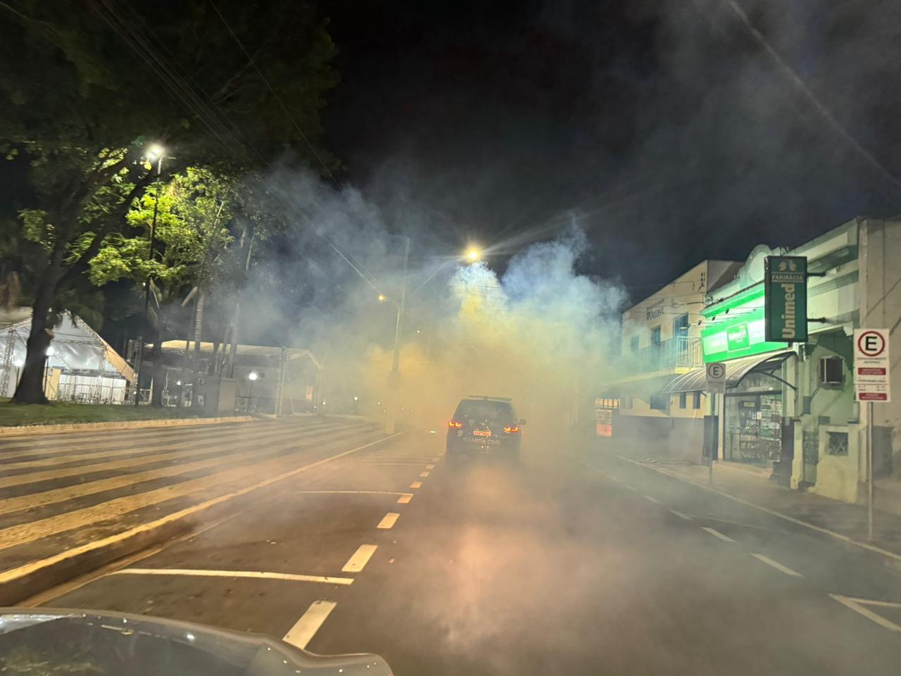 Prefeitura efetua nebulização contra a Dengue na região central da cidade