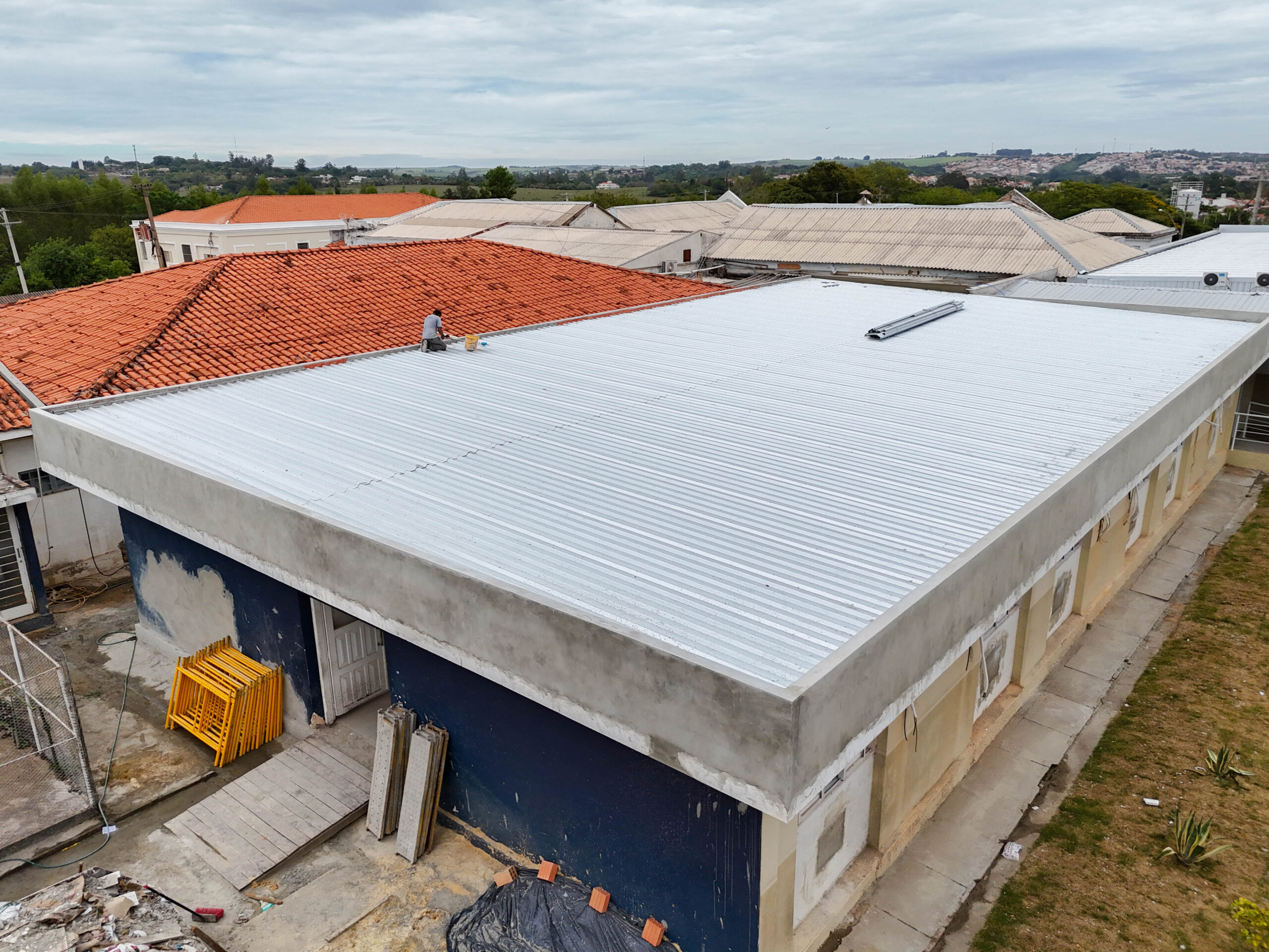 Santa Casa de Misericórdia ganha novo telhado marcando avanço nas reformas do hospital