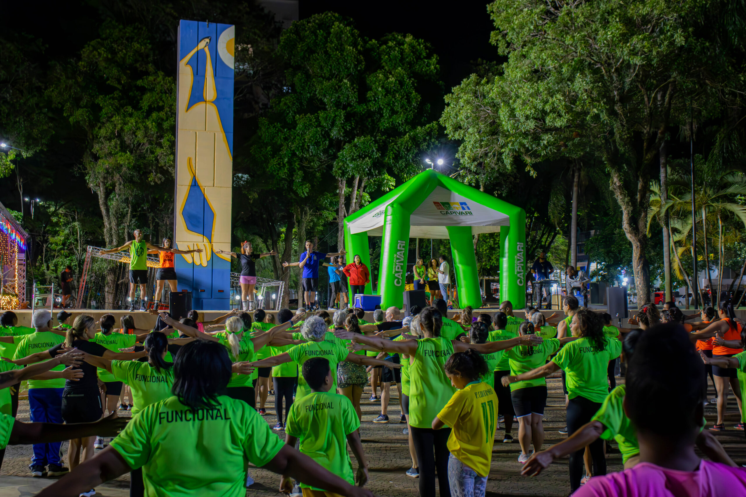 ‘Aulão Solidário’ na Praça Central arrecada mais de 200 brinquedos para crianças carentes