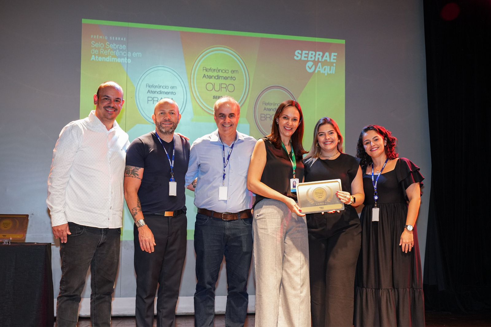 Capivari recebe selo ouro do Sebrae sobre excelência em atendimento no ano de 2024