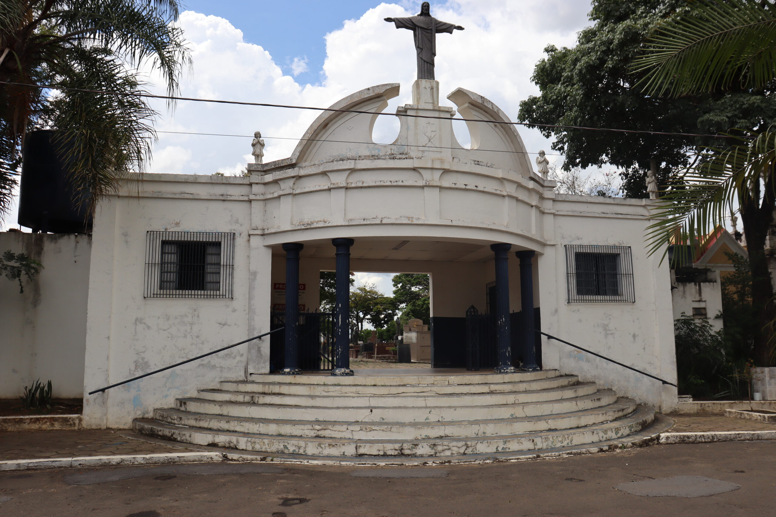 Prefeito Vitão Riccomini anuncia série de melhorias no Cemitério São João Batista