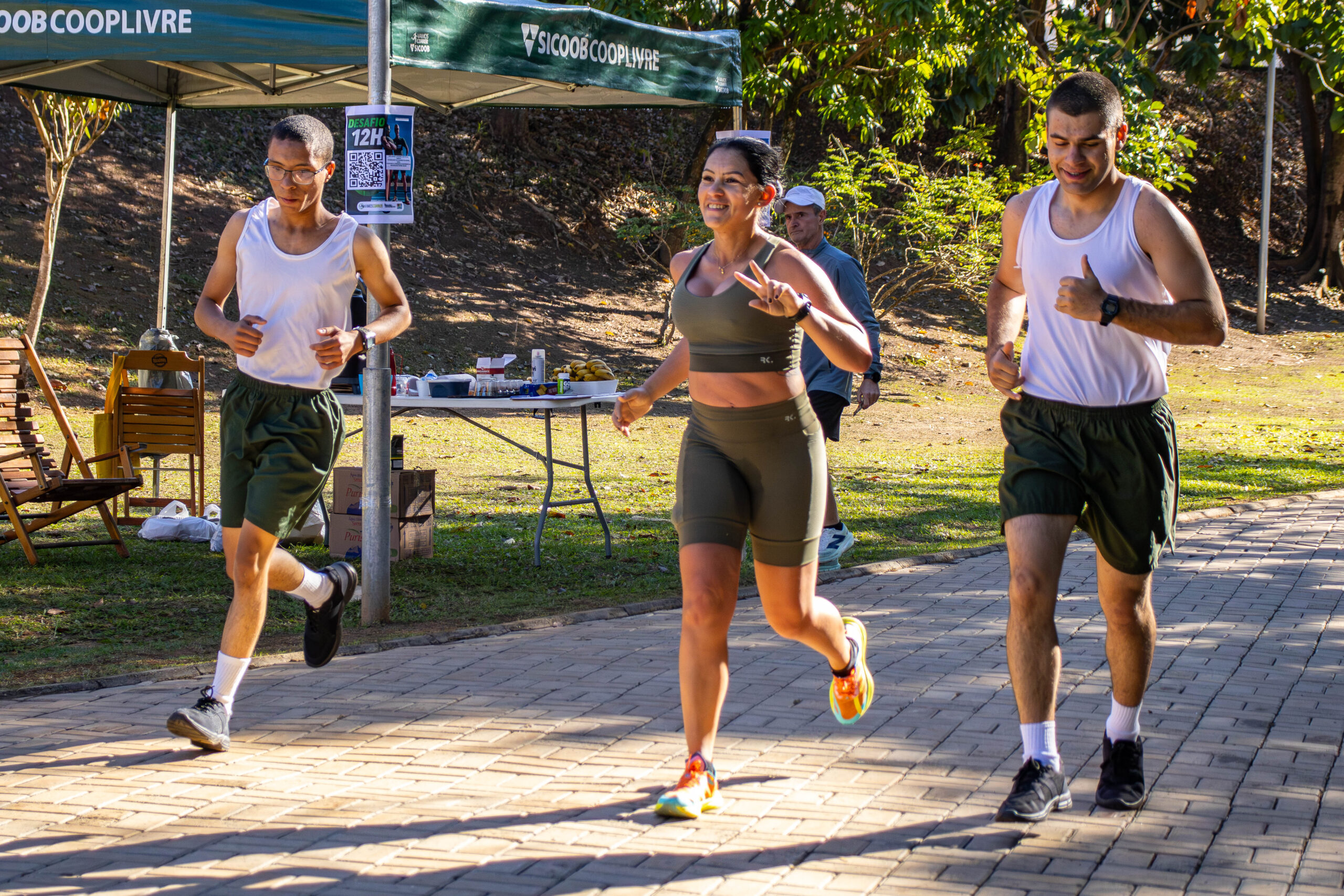 ‘Desafio 12h’ do projeto ‘Vamos Correr’ reuniu mais de 150 participantes no Parque Ecológico
