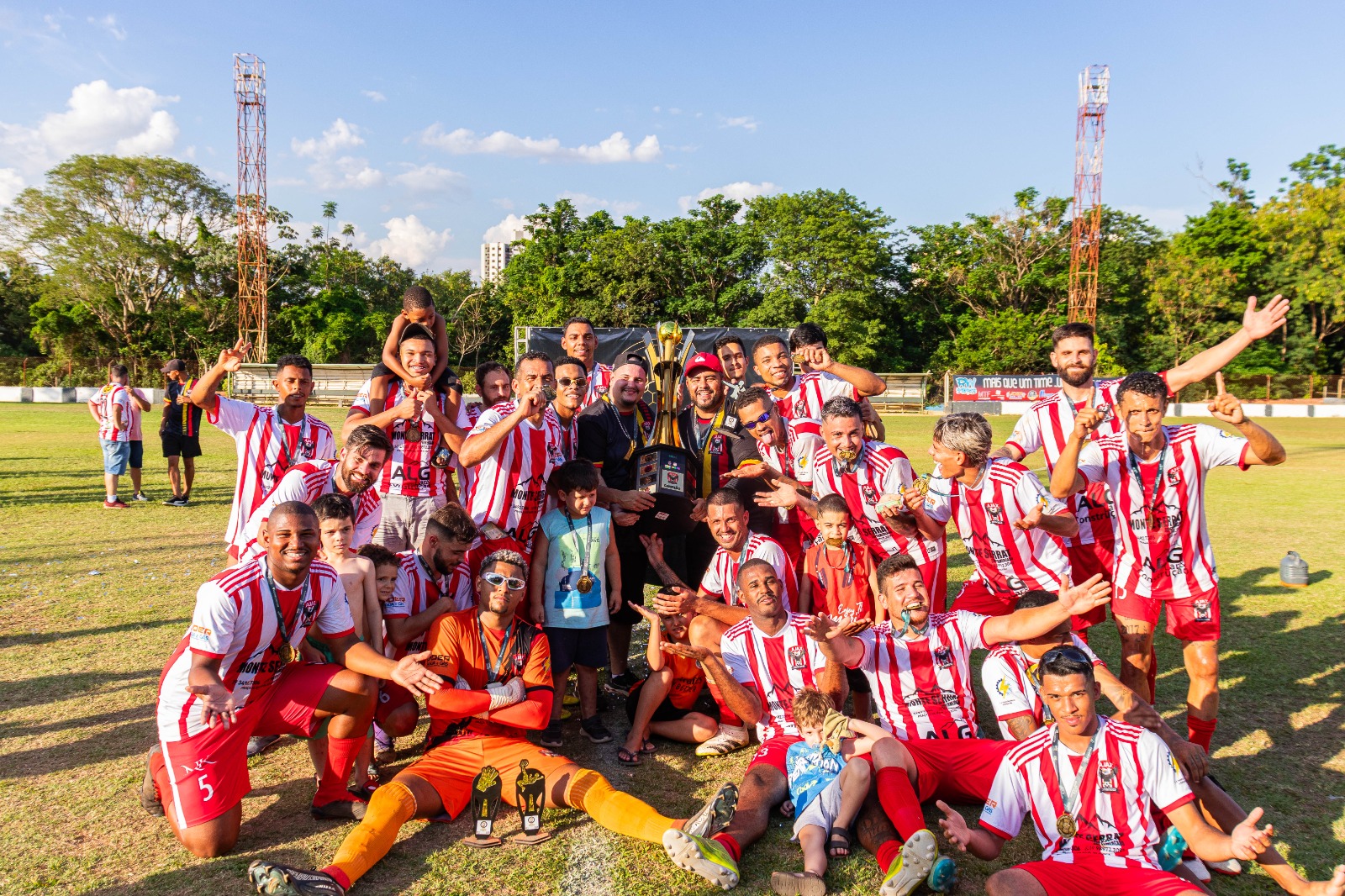 Ajax desbanca América nos pênaltis e conquista título da segundona do Futebol Amador