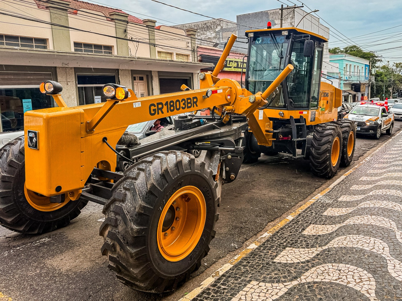 Prefeitura de Capivari recebe motoniveladora 0 km por meio do programa PROMAQ